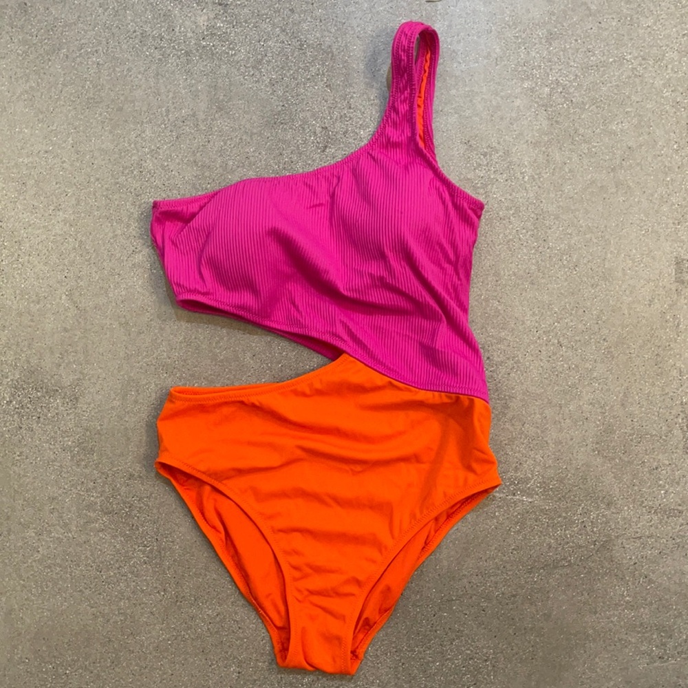 Croatian Cut Out Swim